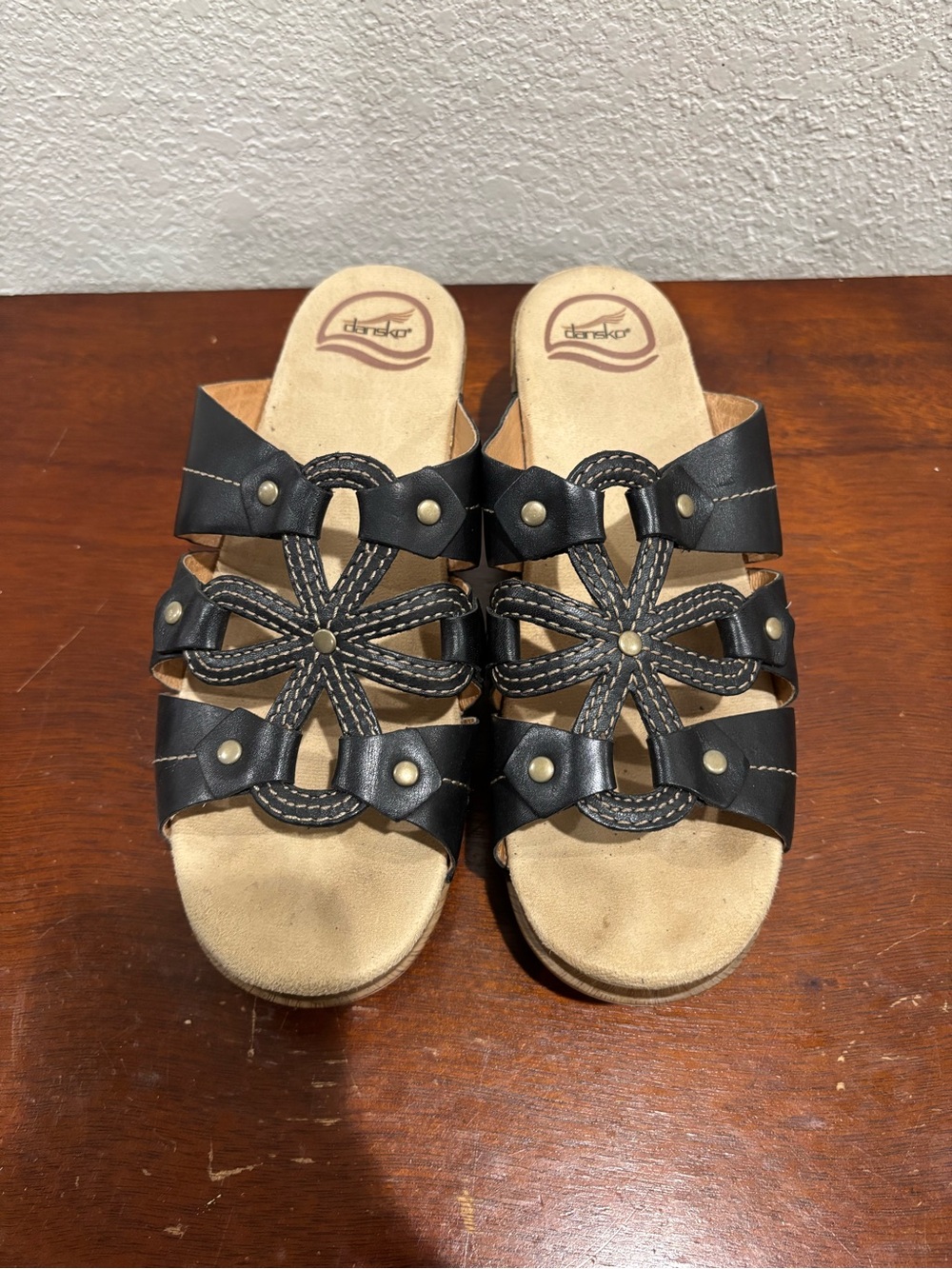 Dr. Scholl's Black Floral Cutout Slide Sandals